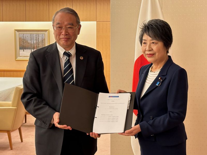Dr Endo &amp; MOFA Minister Kamikawa