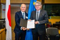 BRT co-Chair Wahl presents Commissioner Breton with the BRT's 2021 Recommendations